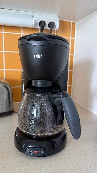 Braun kahvinkeitin musta