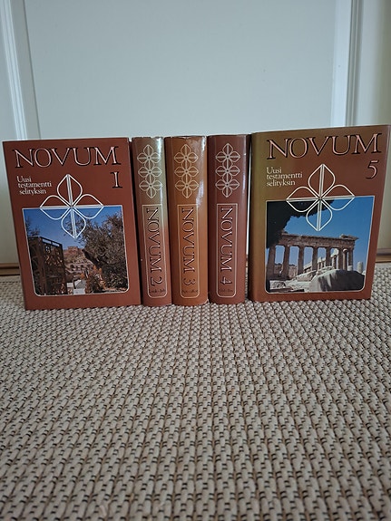 Novum 1-5. Uusi testamentti selityksin