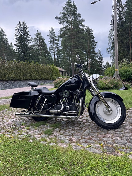Harley-Davidson Sportster sivulaukut