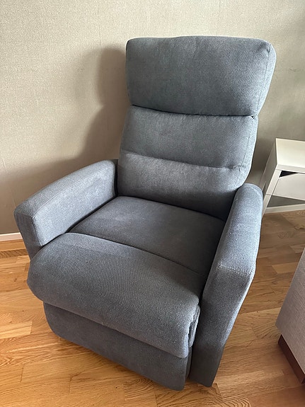 Tummanvihreä mekanismituoli / löhötuoli / nojatuoli / lepotuoli / recliner
