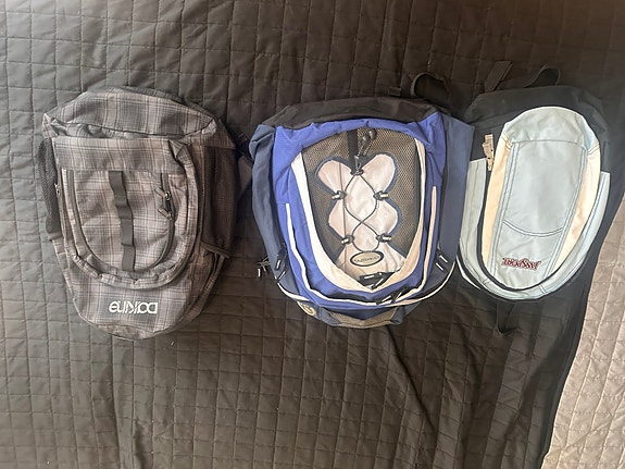 Myydään selkäreppuja, Da Kine, Oakley, JanSport 15€ kpl / pakettina 30€