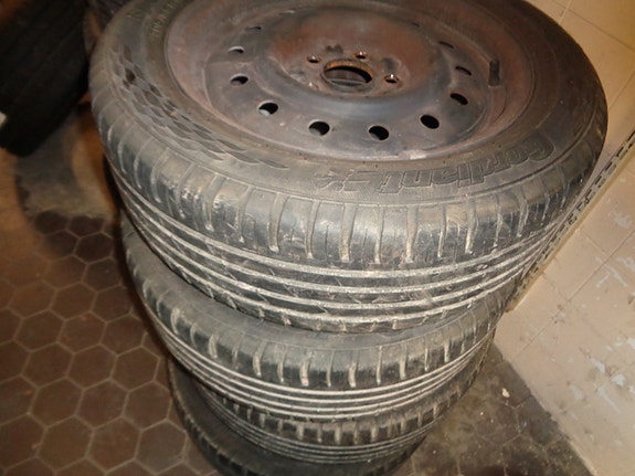 NISSAN KESÄRENKAAT 16" PELTI VANTEILLA