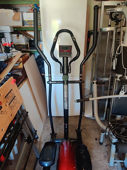 Iron Body 7172BK-2 crosstrainer