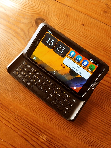 💎 Kokoelmaan Nokia E7-00 – Fyysinen näppäimistö & Kirkas AMOLED!