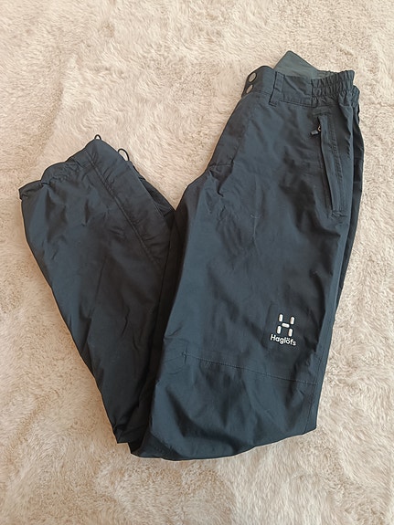 Haglöfsin goretex-housut.