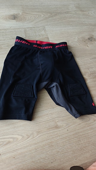 Bauer alasuojashortsit koko junior S