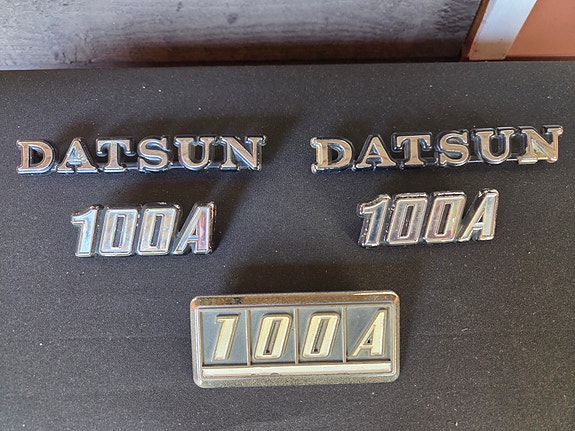 Datsun 100A merkit