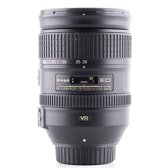 Nikon AF-S Nikkor 28-300mm f/3.5-5.6G ED VR -objektiivi (käytetty)