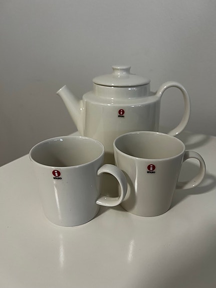 Iittala Teema valkoinen teekannu ja 2 mukia