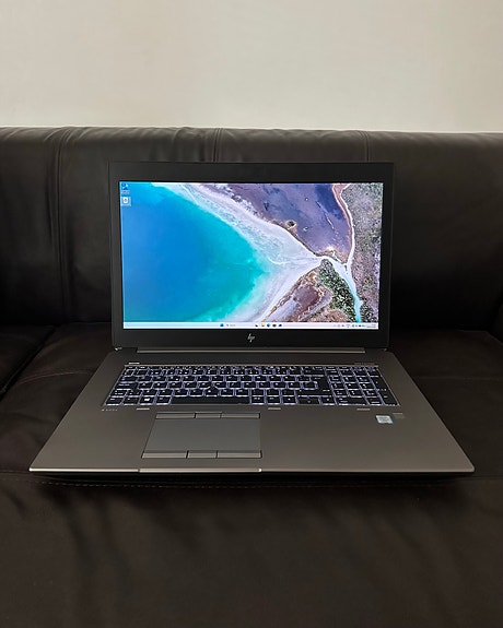 HP ZBook 17 G6 / i7 / RTX 3000 / 32GB RAM + lisävarusteet