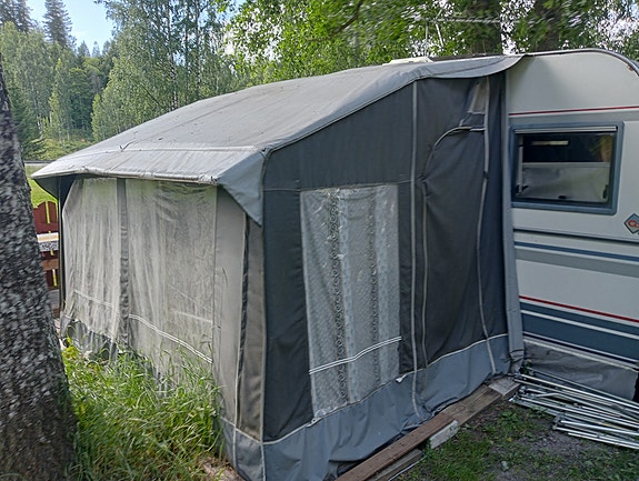 etuteltta 3.2m vaunuun-ventura univer