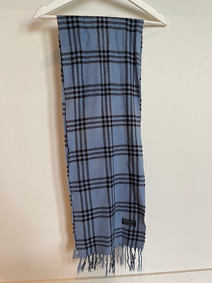 BURBERRY – Cashmere-huivi, sininen (kohtalainen kunto)