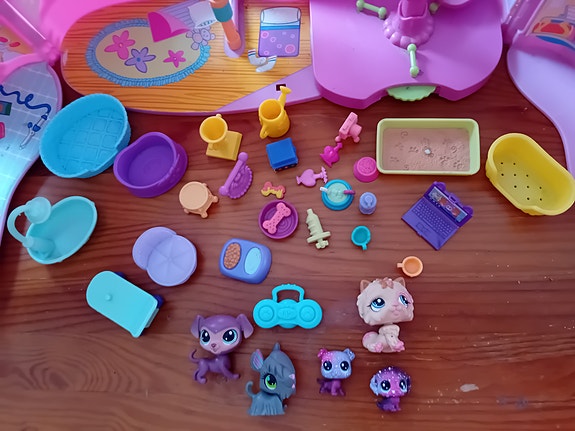 Littlest Pet Shop talo+lps hahmot+tavarat