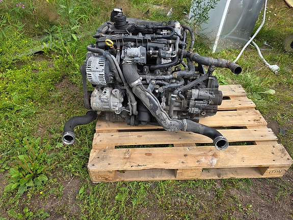 Skoda Octavia rs 2.0 tfsi moottori kunnostukseen/varaosiksi