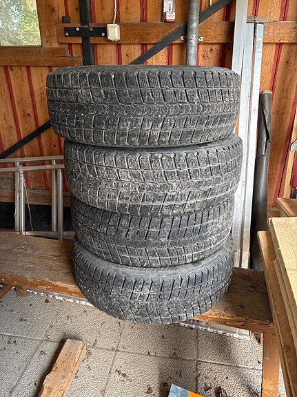 Nexen kitkarenkaat 215/60R17