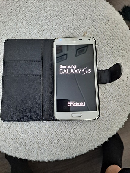 Samsung Galaxy S5 älypuhelin 64 GB,toiminta testattu.