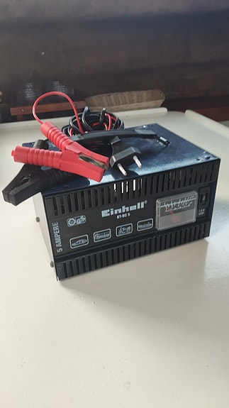 Einhell akkulaturi 5A
