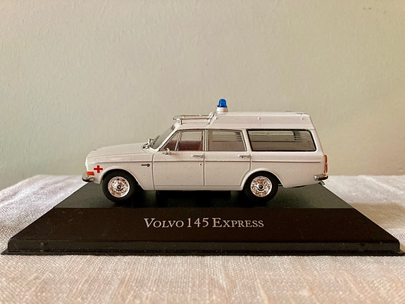 Volvo 145 Express ambulanssi pienoismalli 1:43
