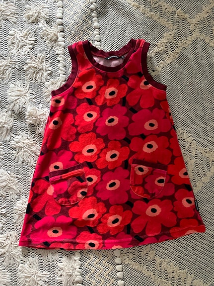 Marimekko Unikko mekko koko 110 tytöille kirjava