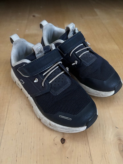 On Running -lenkkarit 29