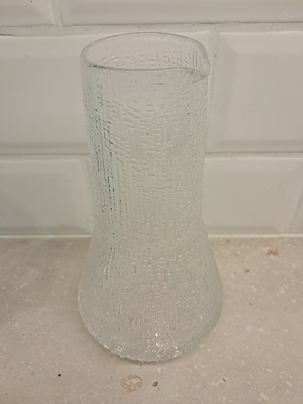 Ultima Thule -karahvi (22cm korkea)