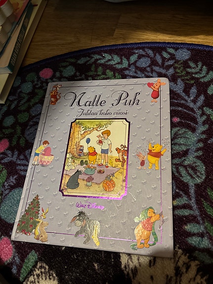 Nalle Puh - Ihana lasten satukirja kovakantinen