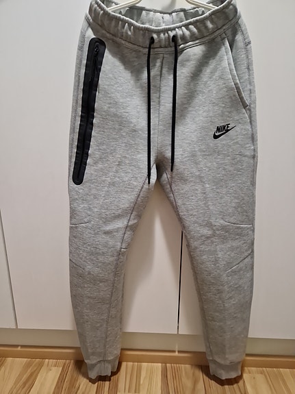 Nike Tech Fleece housut, koko S, harmaa