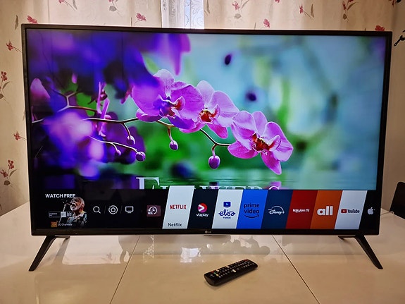 LG 32 4K UHD SMART TV 2023