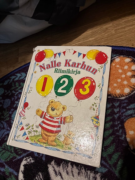 Nalle Karhun 1 2 3 riimikirja lasten kuvakirja