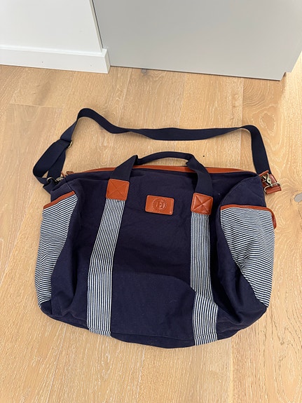 Tommy Hilfiger -matkalaukku / Weekend bag