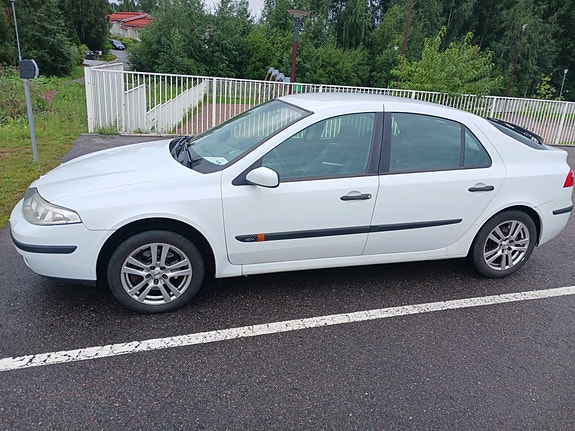 Renault Laguna 1,6 vm.2004 varaosiksi purettuna