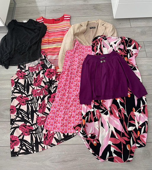 Setti naisten vaatteita, mm. Marimekko, Betty Barcley, Nanso