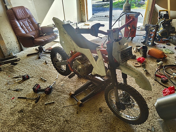 X moto osina ja paljon muuta osaa