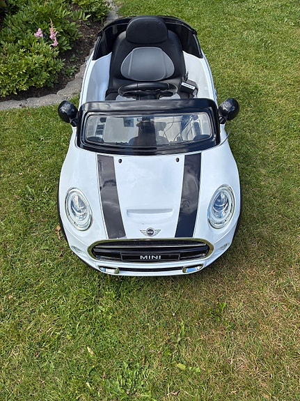 Mini Cooper lasten sähköauto