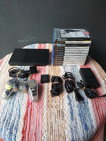 PS2 Slim -täydellinen pelipaketti 12 pelillä