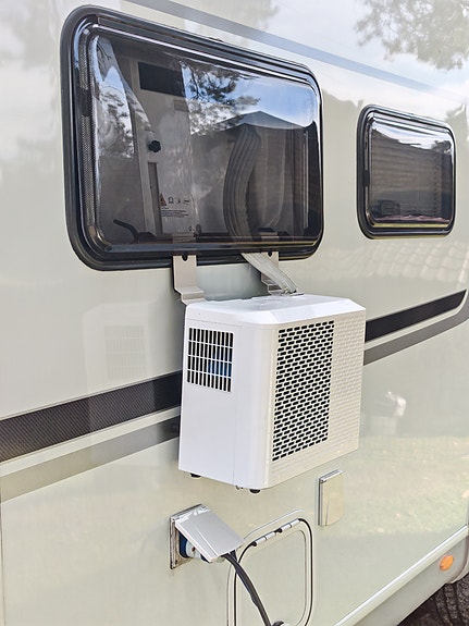 Caramax  AC5000 ilmastointilaite asuntoautoon / asuntovaunuun