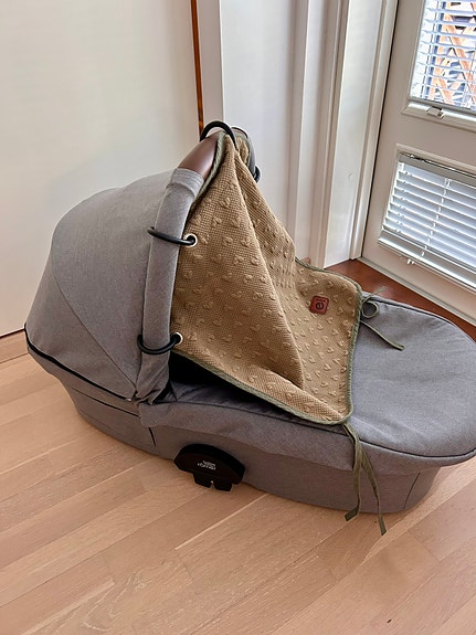 Britax Römer Smile vaunukoppa vaunuverholla