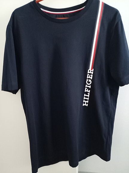 Tommy Hilfiger t-paita