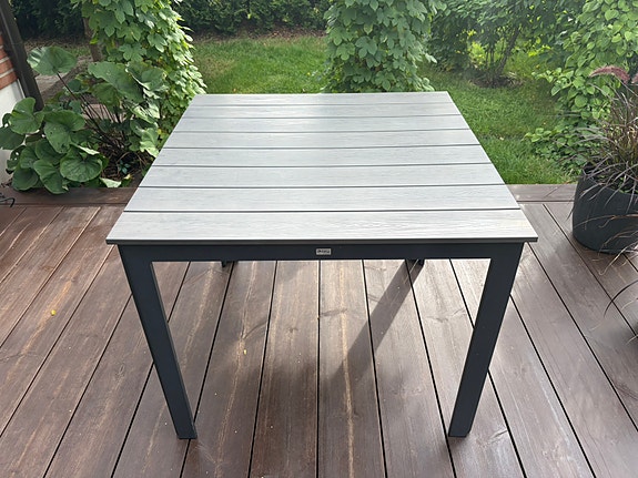 ISKU Collection Laituri -terassipöytä 90 × 90 cm