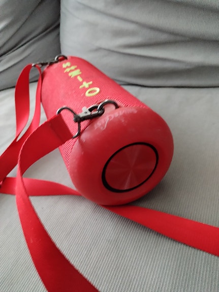 Iso Bluetooth kaiutin