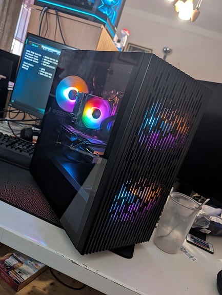 ASRock AMD PC / Keskiluokan tietokone