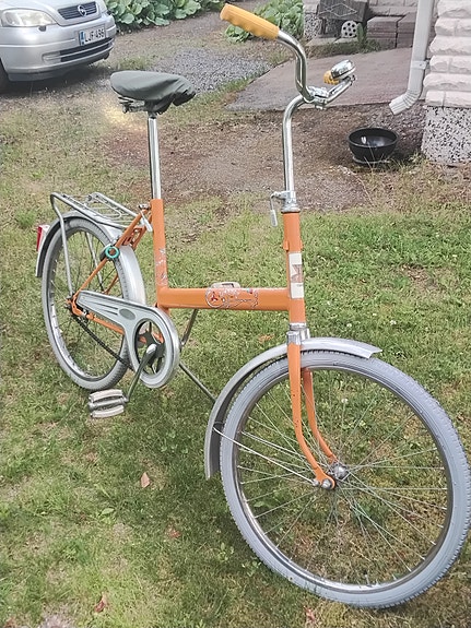 TComet kaupunkipyörä 22 "  2 vaihteinen automaatti harvinainen.