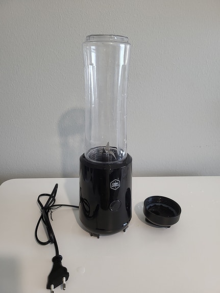 smoothie-blenderi / tehosekoitin matkapullolla