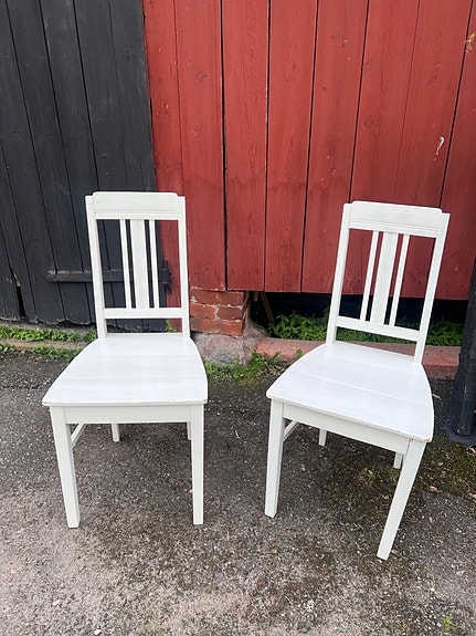 2x valkoiset tuolit