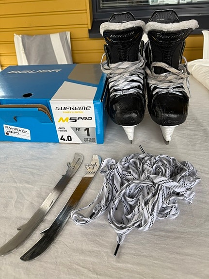 Bauer Supreme M5 Pro jääkiekkoluistimet, koko 4 FIT 1