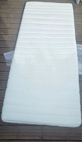 Dreamzone patja ja IKEA petauspatja