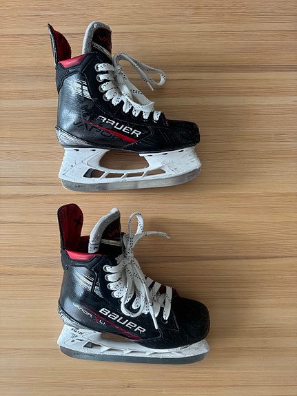 Bauer Vapor X4 luistimet ja 3x Bauer LS terät 238 / koko 4, fit 2