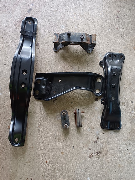 Subaru wrx puhallettu ja pulveroitu vaihteiston tuki