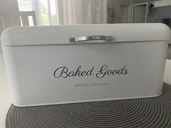 Valkoinen Baked Goods leipälaatikko metallinen 34x19x16 cm