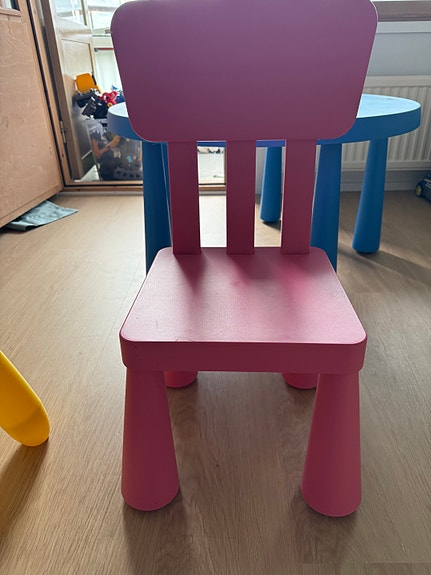 IKEA MAMMUT lasten tuoli pinkki muovinen